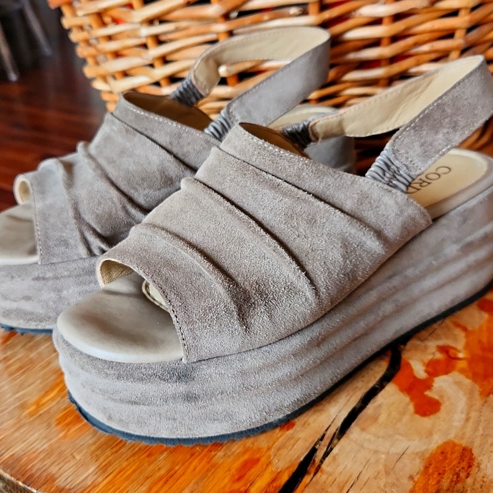 Cordani Suede Platform Sandal sz 9 Tan